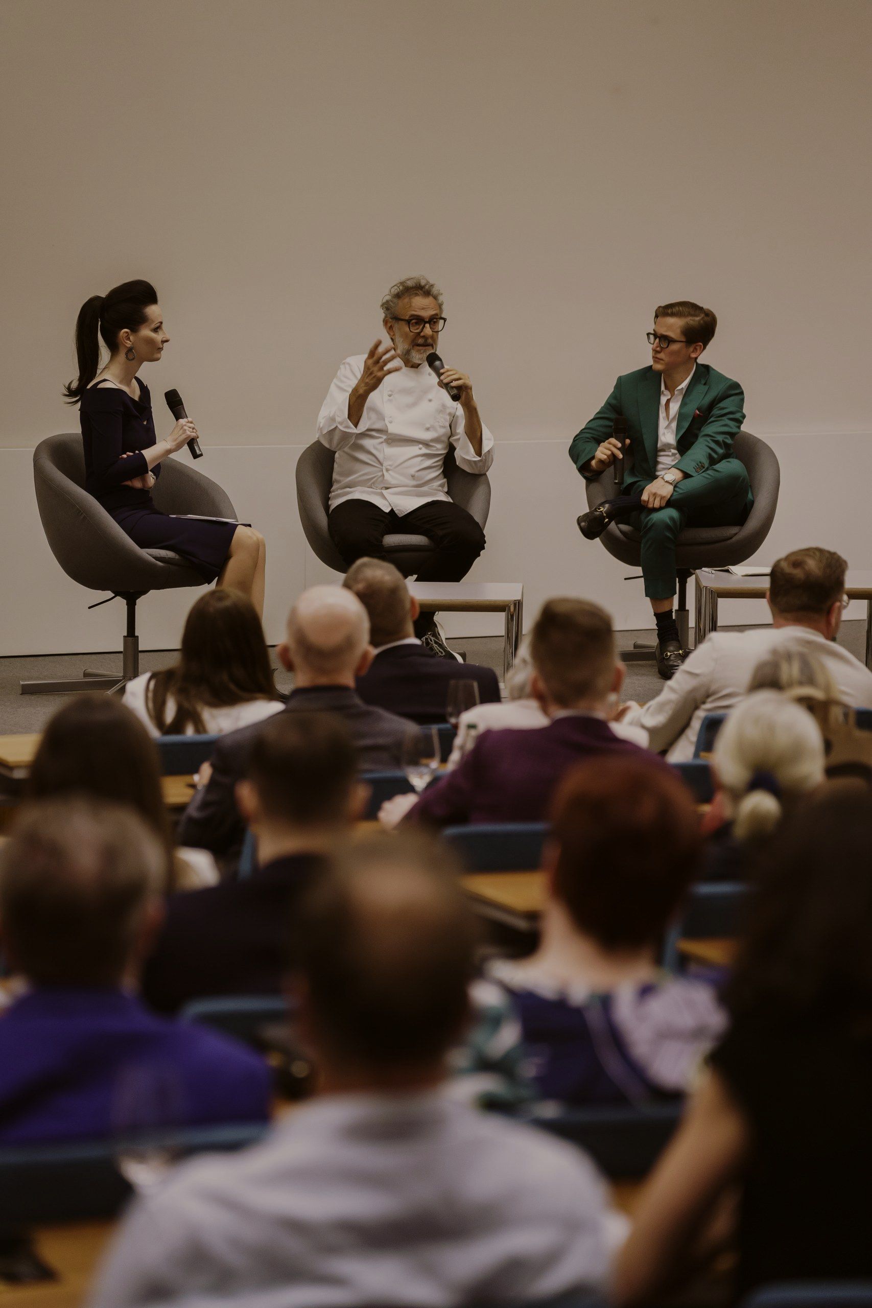 Content Creation & Internationale Bloggerrelations & Influencer – Ein weltumspannendes Netzwerk zu den besten Köch:innen, Gastronom:innen, Winzer:innen und Produzent:innen.