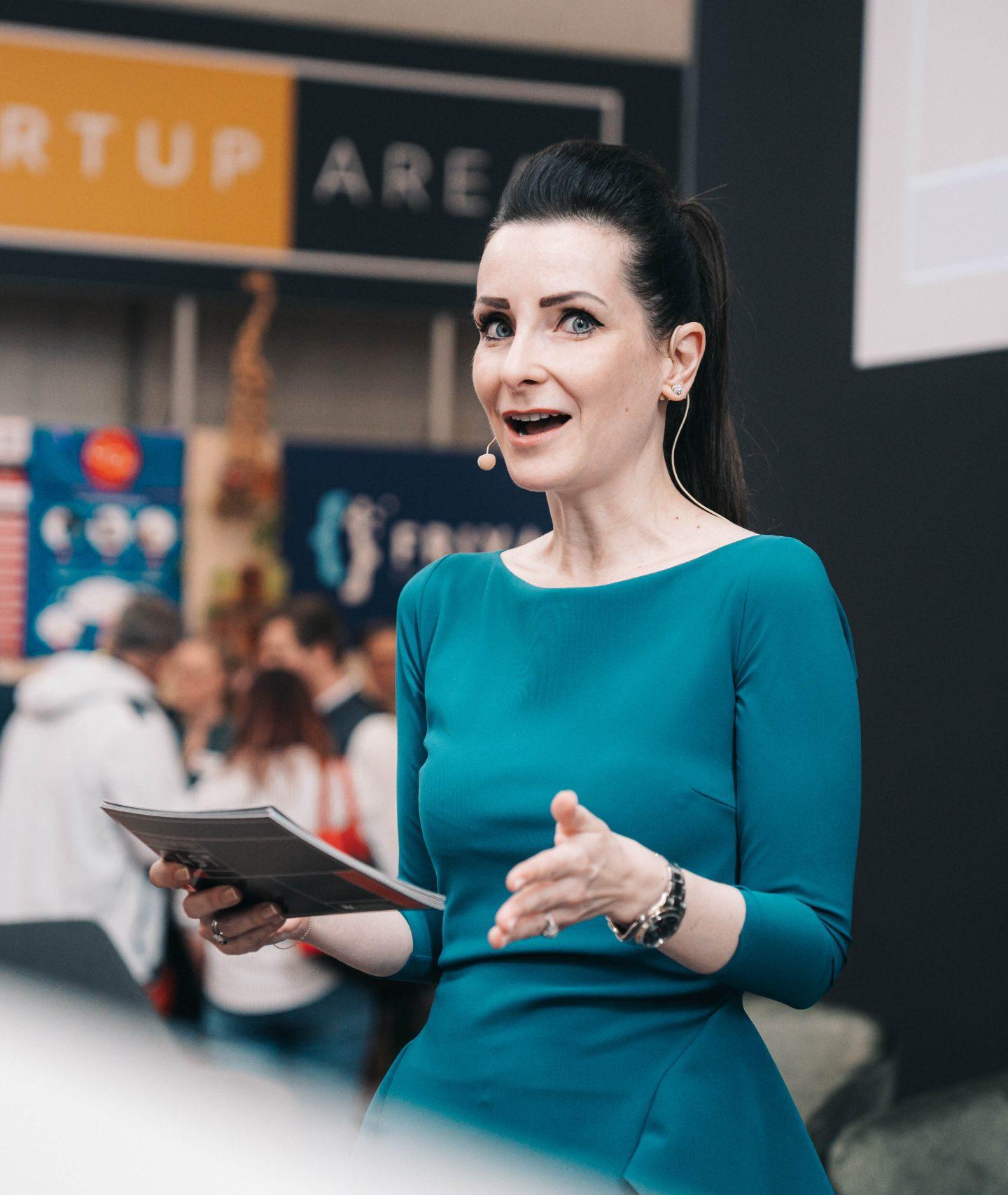 Moderation & Professional Speaker – The right voice for your project!